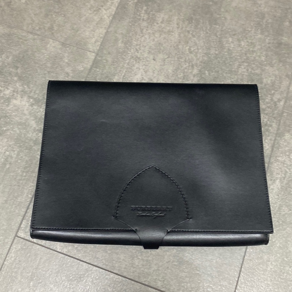 Authentic Burberry Smooth Leather Portfolio